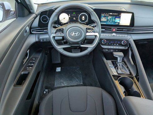 New 2025 Hyundai Elantra SEL FWD image 10