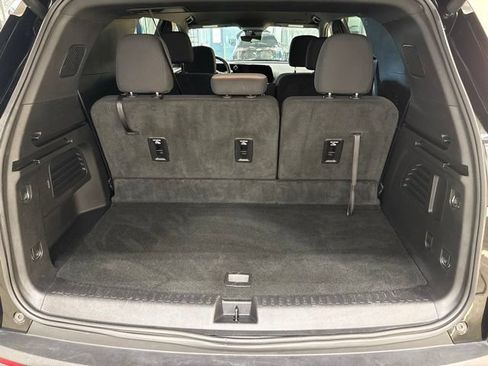 Used 2026 Chevrolet Traverse LT w/ Driver Confidence Package FWD image 29