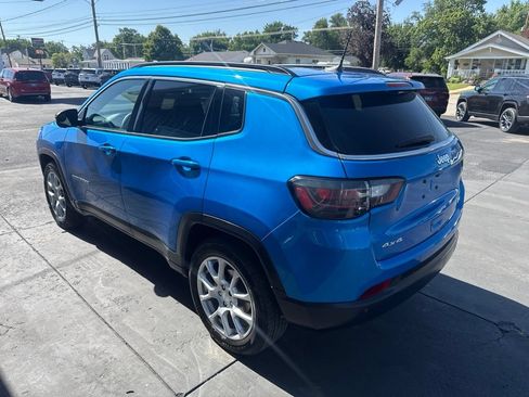 Used 2024 Jeep Compass Latitude w/ Sun and Sound Group AWD/4WD image 5