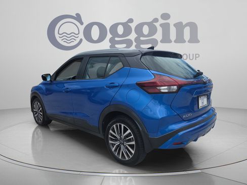 Used 2022 Nissan Kicks SV FWD image 3
