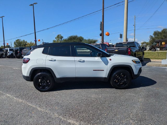 Used 2023 Jeep Compass Trailhawk w/ Trailhawk Elite Group AWD/4WD image 4