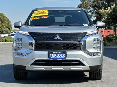 Used 2024 Mitsubishi Outlander SE image 10