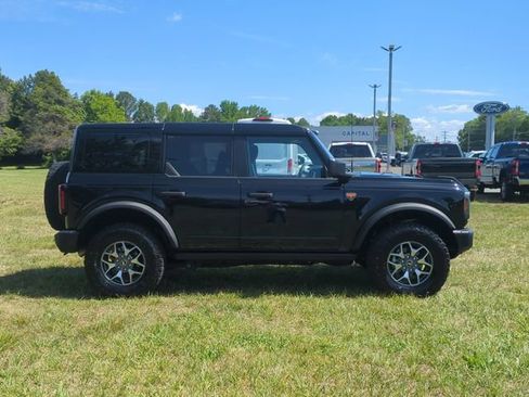 Used 2025 Ford Bronco Badlands AWD/4WD image 14