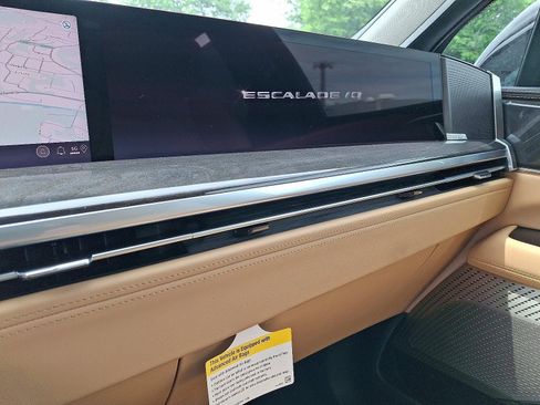 New 2025 Cadillac Escalade IQ Luxury 2 AWD/4WD image 21