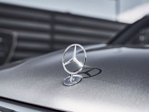 Used 2025 Mercedes-Benz Maybach GLS 600 4MATIC image 7