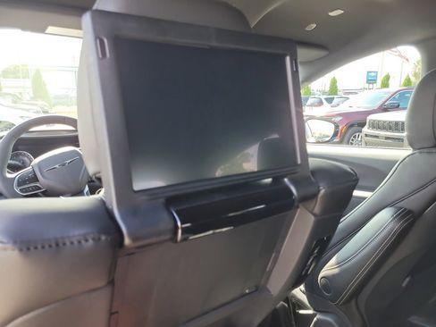 New 2026 Chrysler Pacifica Select image 13