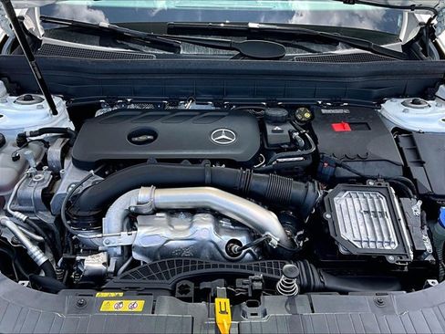 Certified 2024 Mercedes-Benz GLB 250 4MATIC image 11