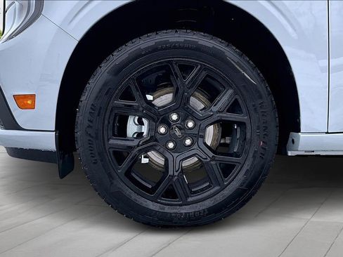 New 2026 Ford Maverick Lobo image 10