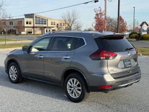 Used 2019 Nissan Rogue SV image 6