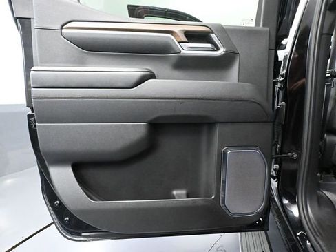 Used 2024 Chevrolet Silverado 1500 High Country w/ High Country Premium Package image 43