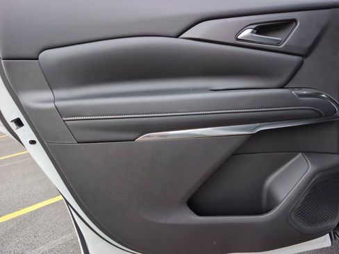 New 2026 Chevrolet Traverse LT w/ LPO, Floor Liner Package FWD image 37