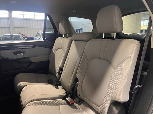 Used 2023 Honda Pilot LX image 17