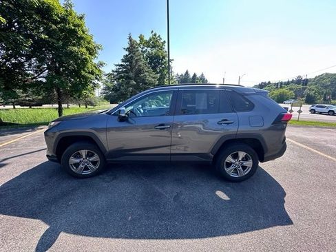 Used 2024 Toyota RAV4 XLE AWD/4WD image 6