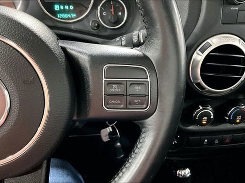 Used 2017 Jeep Wrangler Unlimited Sahara AWD/4WD image 12