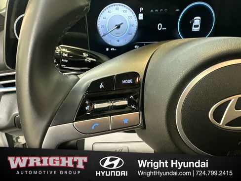 Certified 2025 Hyundai Elantra SEL FWD image 22