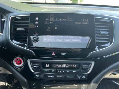 Used 2021 Honda Pilot Black Edition image 26