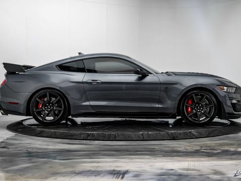 Used 2021 Ford Mustang Shelby GT500 w/ Carbon Fiber Track Pack RWD image 24