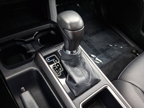 Used 2023 Toyota Tacoma TRD Off-Road w/ TRD Premium Off Road Package AWD/4WD image 15