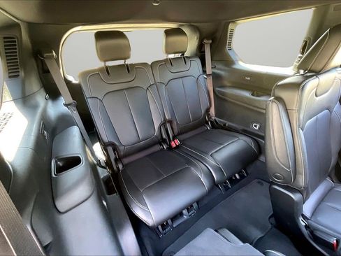 Certified 2024 Jeep Grand Cherokee L Limited w/ Luxury Tech Group II image 27