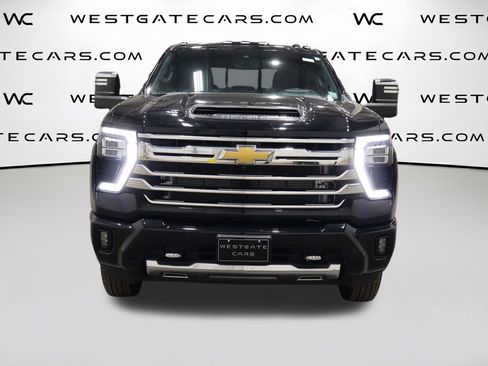 Used 2024 Chevrolet Silverado 3500 High Country w/ High Country Premium Package AWD/4WD image 2