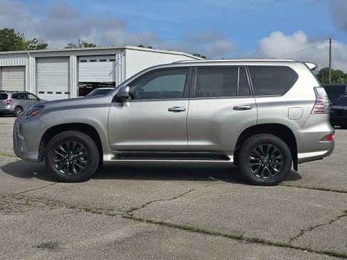 Used 2023 Lexus GX 460 Premium AWD/4WD image 2
