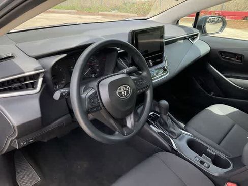 Used 2025 Toyota Corolla LE image 10