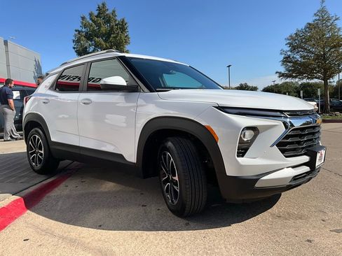 Used 2025 Chevrolet TrailBlazer LT image 5