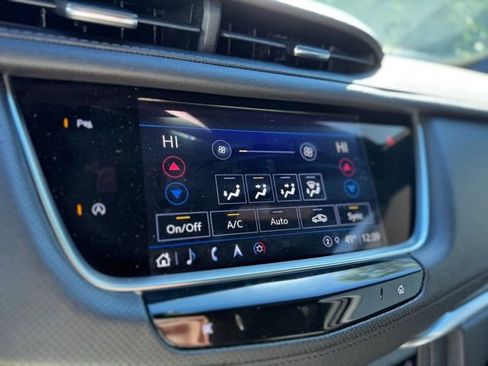 Used 2025 Cadillac XT5 Premium Luxury image 35