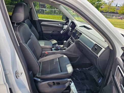 Used 2023 Volkswagen Atlas SEL R-Line AWD/4WD image 11
