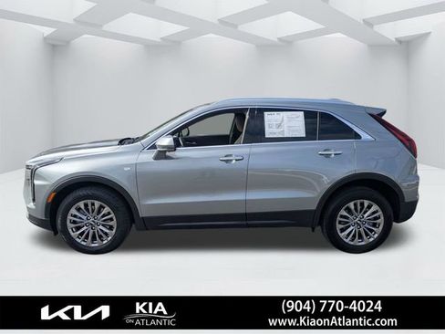 Used 2025 Cadillac XT4 Premium Luxury image 6