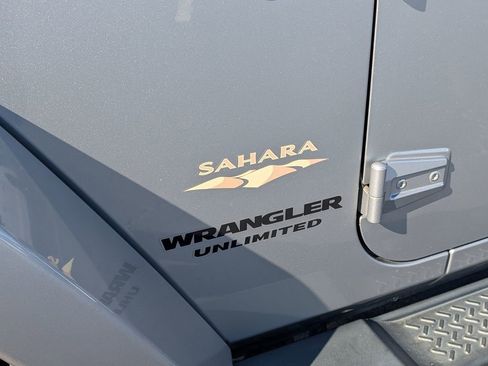 Used 2014 Jeep Wrangler Unlimited Sahara w/ Connectivity Group image 21