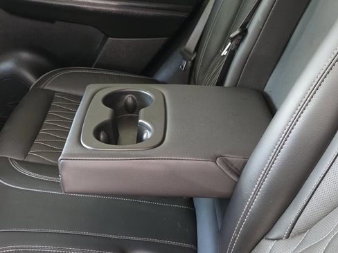 Used 2023 Buick Envision Avenir AWD/4WD image 11