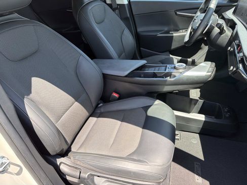 Used 2024 Kia EV6 Light RWD image 23