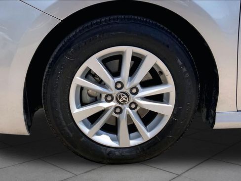 Used 2025 Toyota Camry LE FWD image 11