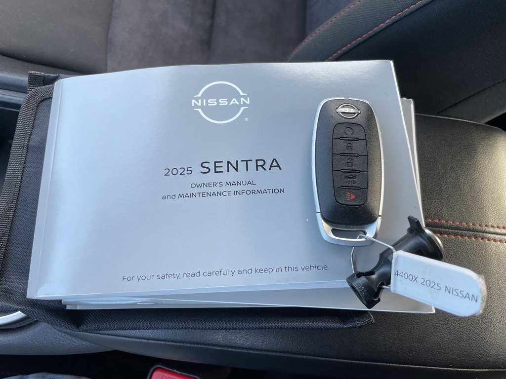 Used 2025 Nissan Sentra SR FWD image 33
