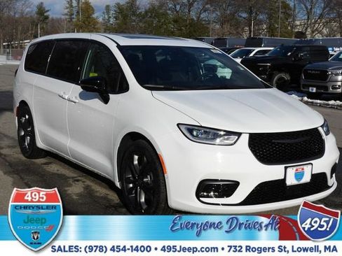 New 2026 Chrysler Pacifica Select image 7