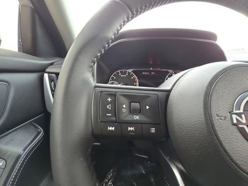 Used 2024 Nissan Rogue SV w/ SV Premium Package FWD image 11
