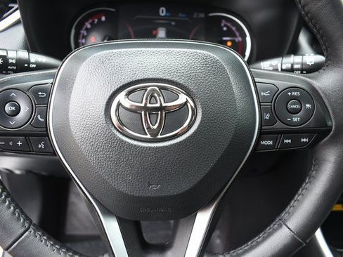 Used 2023 Toyota RAV4 XLE Premium AWD/4WD image 31