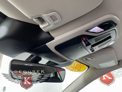 Used 2025 Subaru Outback Limited image 18