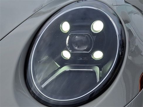 Used 2021 Porsche 911 Carrera image 9