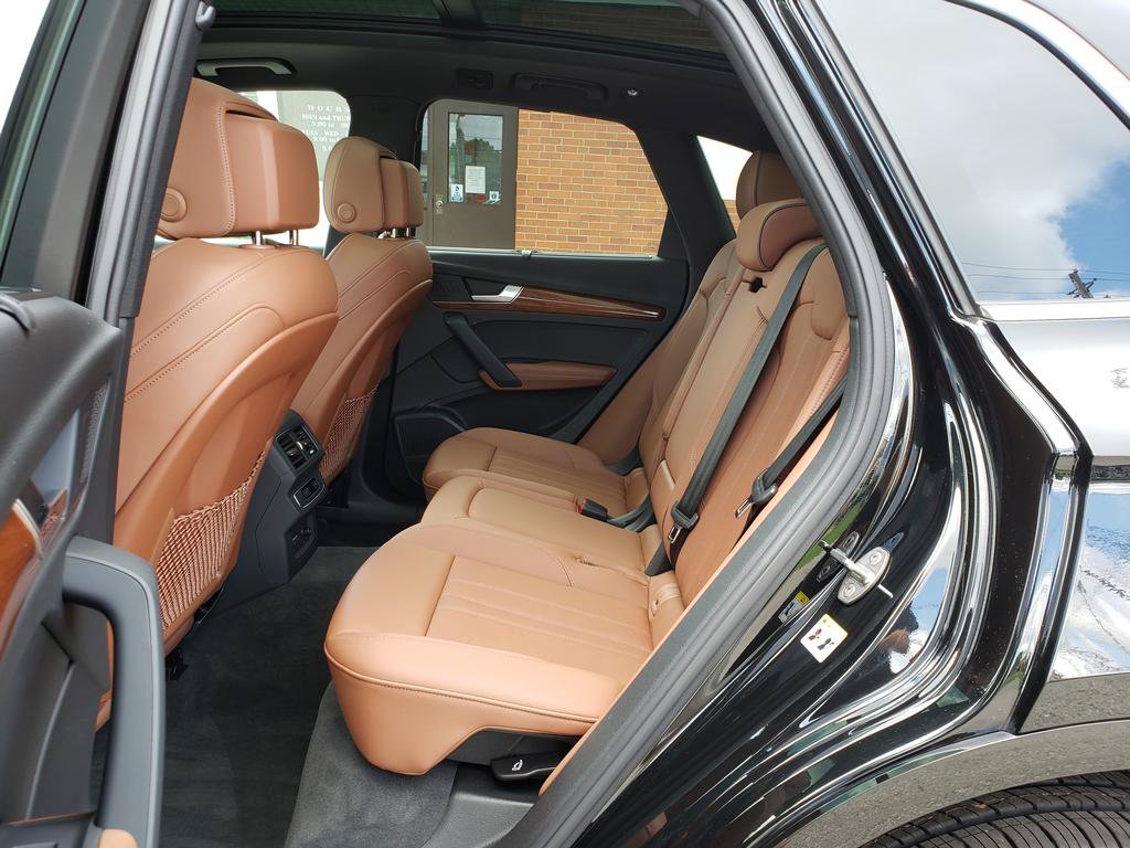 Used 2023 Audi Q5 2.0T Premium Plus w/ Premium Plus Package AWD/4WD image 11