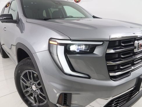 Used 2025 GMC Acadia Elevation image 17