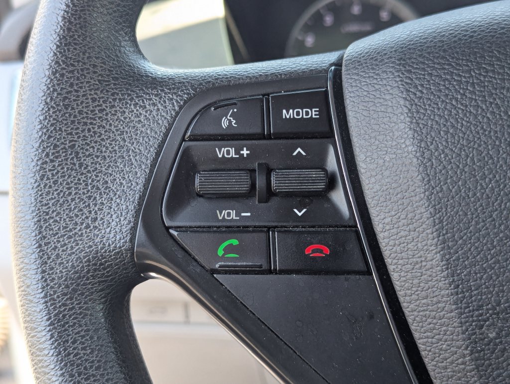 Used 2015 Hyundai Sonata SE w/ Option Group 09 FWD image 18