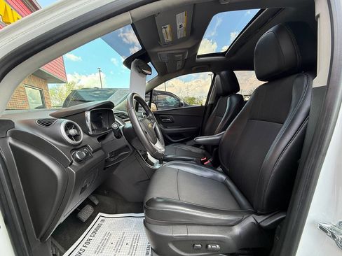Used 2016 Chevrolet Trax LT w/ LT Sun and Sound Package image 16