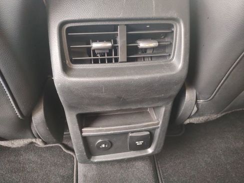 Used 2024 Ford Edge SEL w/ Convenience Package image 17