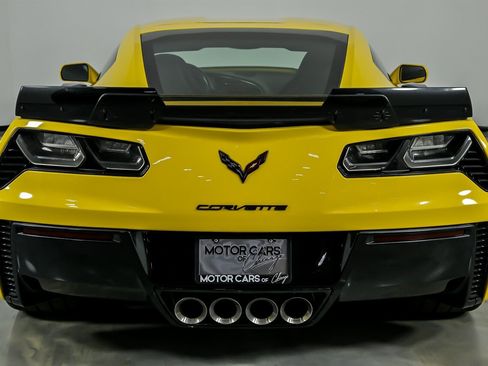 Used 2015 Chevrolet Corvette Z06 w/ 3LZ Preferred Equipment Group image 11