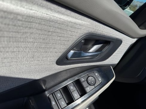 Used 2023 Nissan Rogue SV image 11