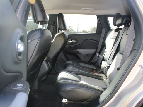 Used 2014 Jeep Cherokee Limited w/ Luxury Group image 5