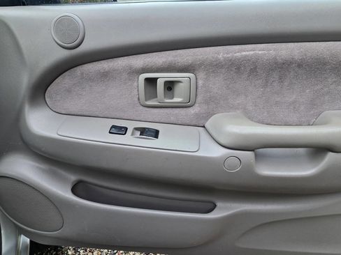 Used 2002 Toyota Tacoma PreRunner image 26