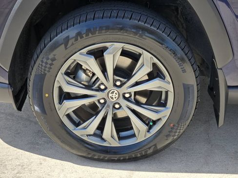 Certified 2024 Toyota RAV4 XLE Premium AWD/4WD image 7